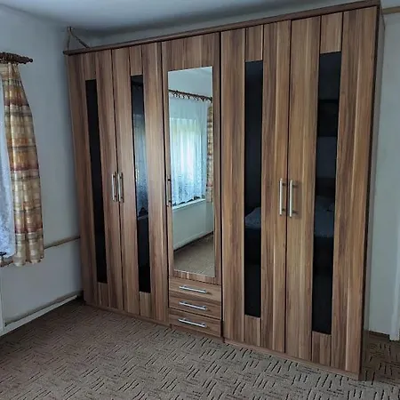 Dvougeneracni Dum Se Zahradou Vimperk