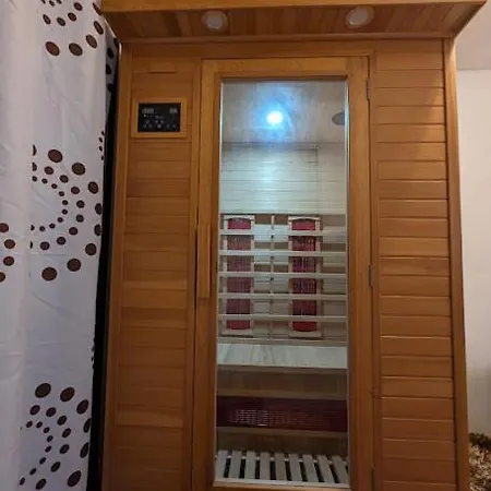 Dvougeneracni Dum Se Zahradou Apartment *