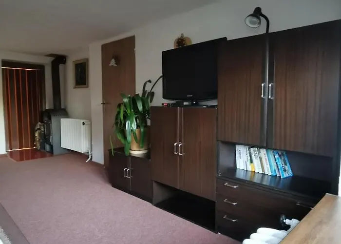 Apartamento Dvougenerační Dům Se Zahradou Vimperk