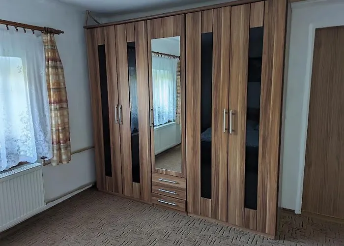 Dvougenerační Dům Se Zahradou Vimperk