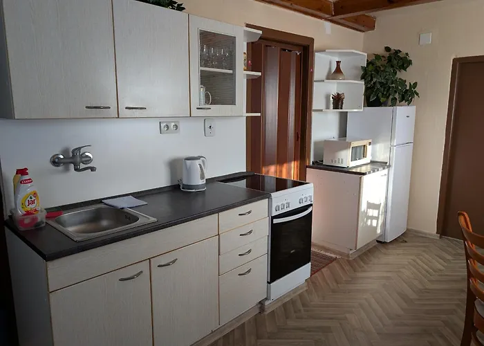 Apartamento Dvougenerační Dům Se Zahradou *